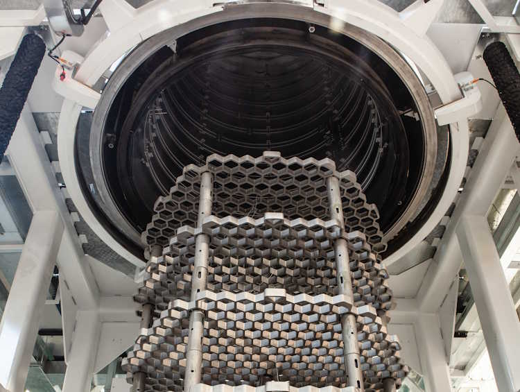 Tall, stackable loads